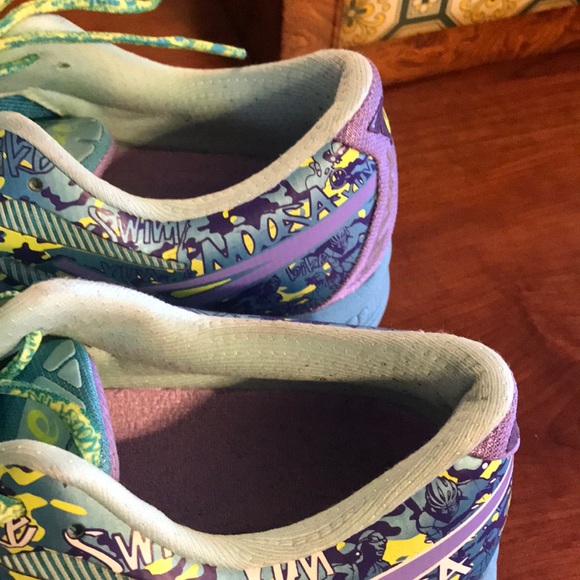 ASICS shoes - Picture 10 of 10